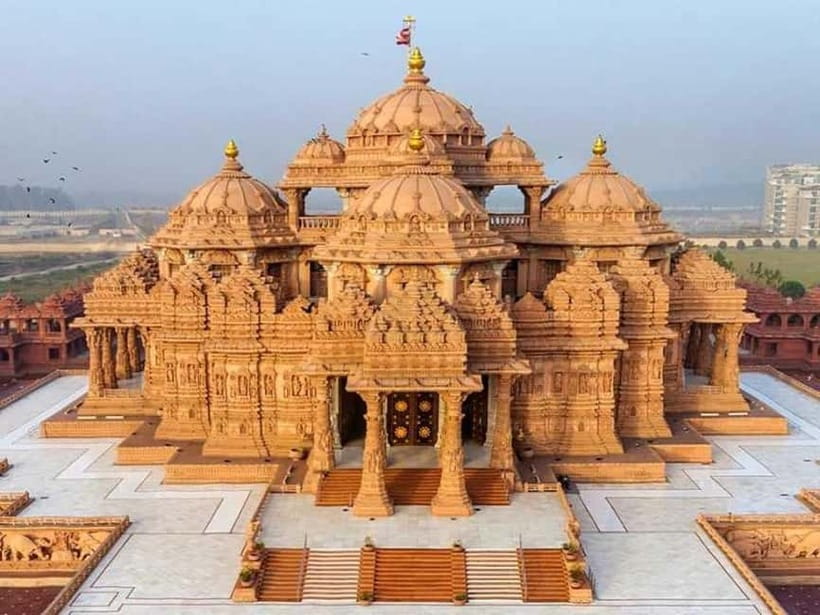 Delhi: Old and New Delhi Private City Tour by Car - Qutub Minar as the final major monument