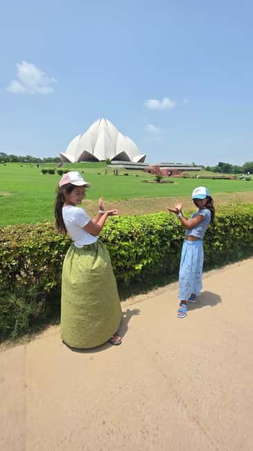 Delhi: Old And New Delhi Private Full Day & Half Day Tour - India Gate and Rashtrapati Bhavan by car
