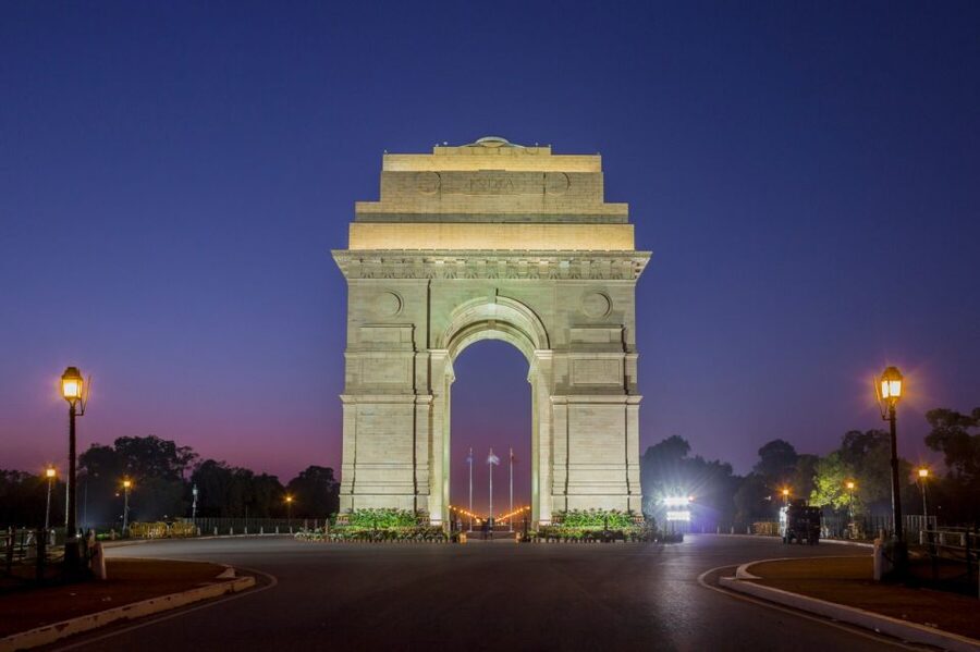 Delhi: Old and New Delhi Private Full or Half-Day Tour - Lunch in New Delhi