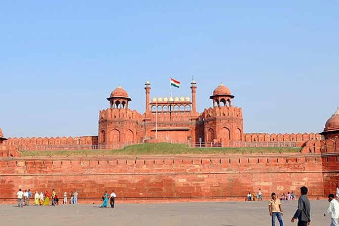 Delhi: Old and New Delhi Private One Day Tour - Raj Ghat: a quieter memorial to Gandhi