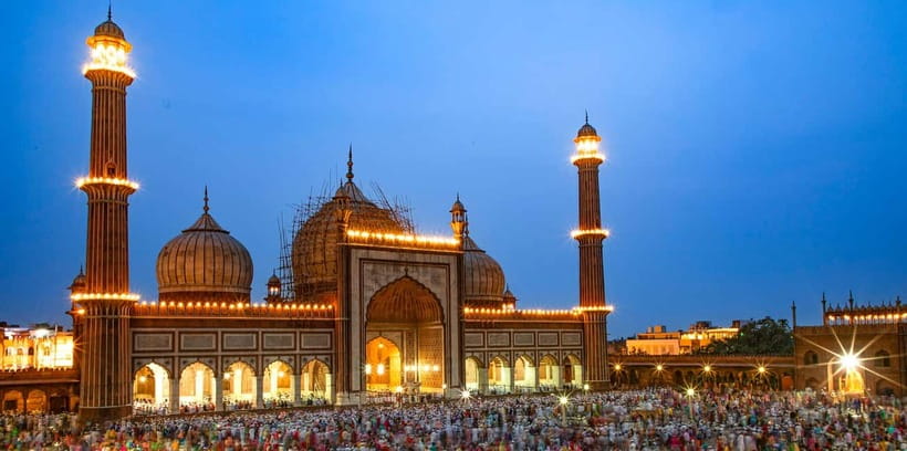 Delhi: Old City Guided Tour with Rickshaw Ride & Pickup - Why Old Delhi Works Best by Rickshaw and on Foot
