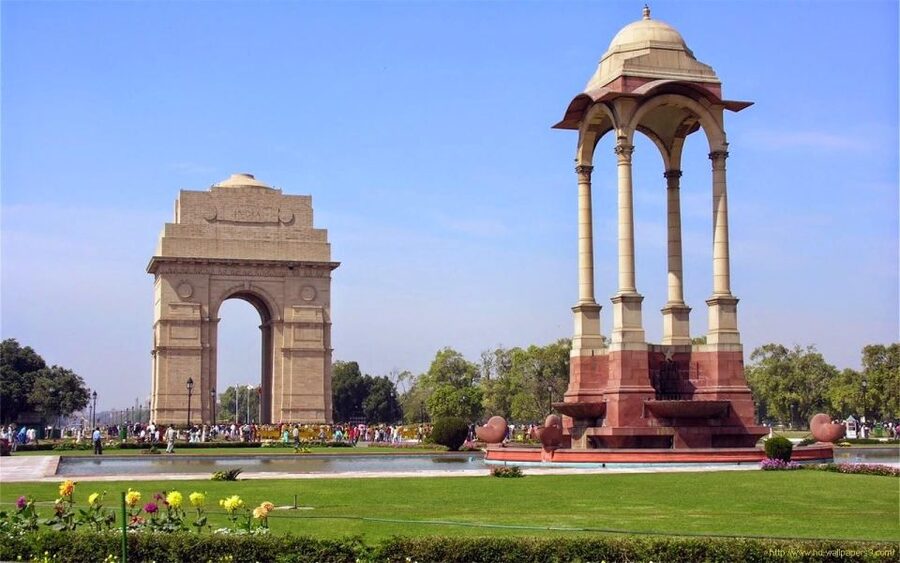 Delhi: Old Delhi City Tour with Tuk Tuk Ride & Street Food - Sikh culture and the Gurudwara visit