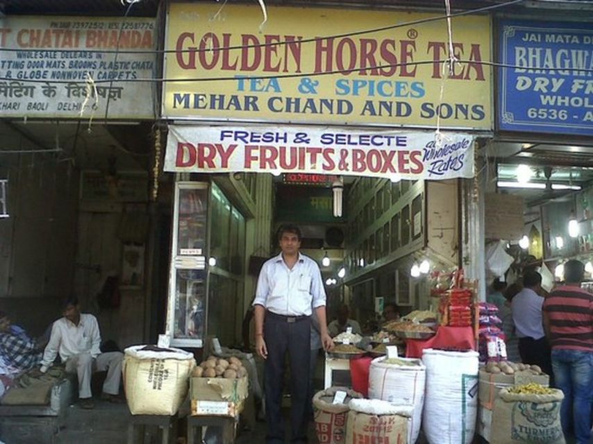 Delhi: Old Delhi Highlighs Tuk Tuk Tour With Guide - The private car makes a short tour easier