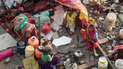 Old Delhi Slum Tour by Metro or Car