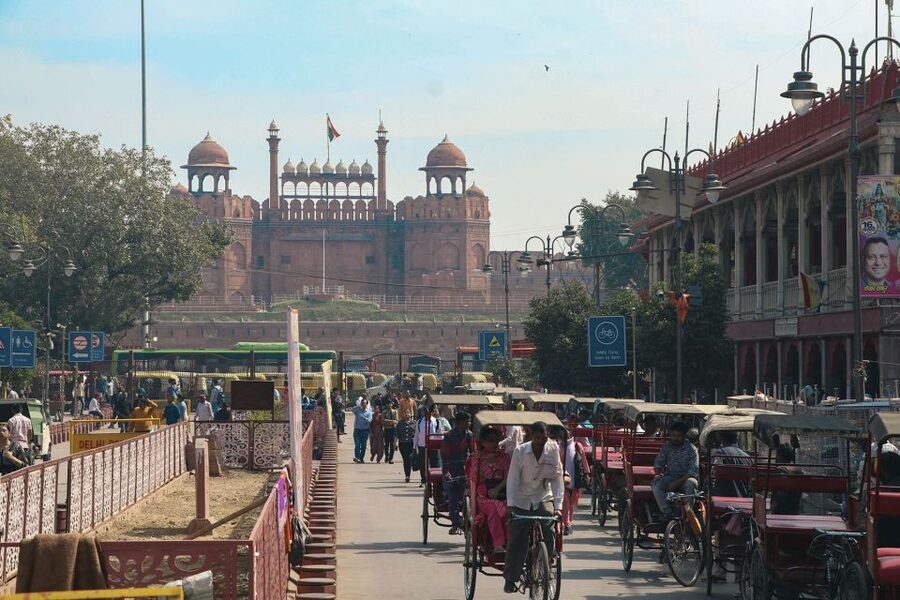 Delhi: Old Delhi Street Food Tour with Rickshaw Ride - Key points at a glance