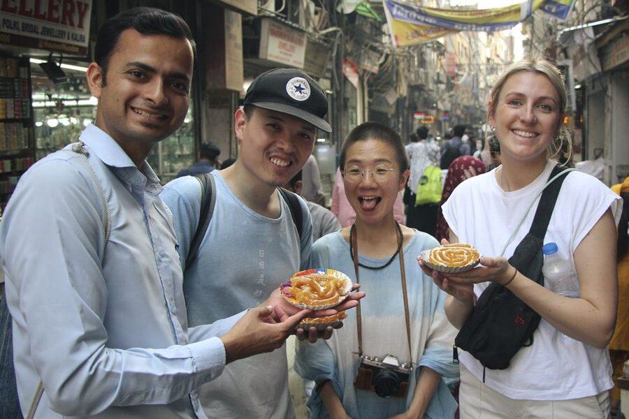 Delhi: Old Delhi Street Food Tour with Rickshaw Ride - The guides make the difference