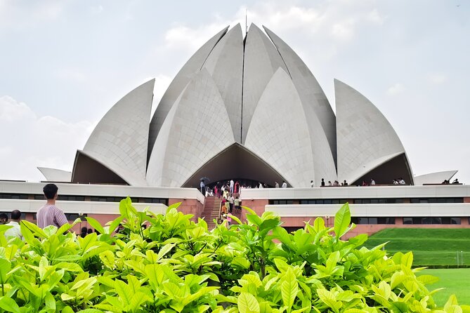 Delhi: Old & New Delhi Full And Half Day Private Guided City Tour - India Gate and New Delhi’s broad avenues