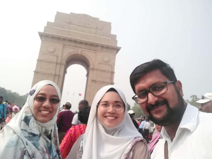 Delhi: Old & New Delhi Private Full Day or Half Day Tour - Lotus Temple and the modern side of the city