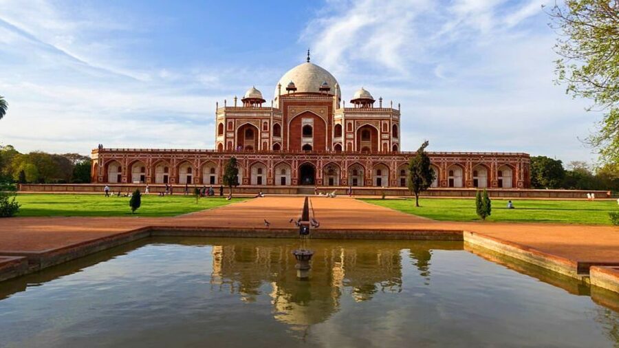 Delhi: Old & New Delhi Private Guided Full or Half-Day Tour - Bangla Sahib and Agrasen Ki Baoli