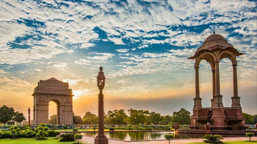 Delhi: Old & New Delhi Private Guided Full or Half-Day Tour - Lunch and the cost of eating in Delhi