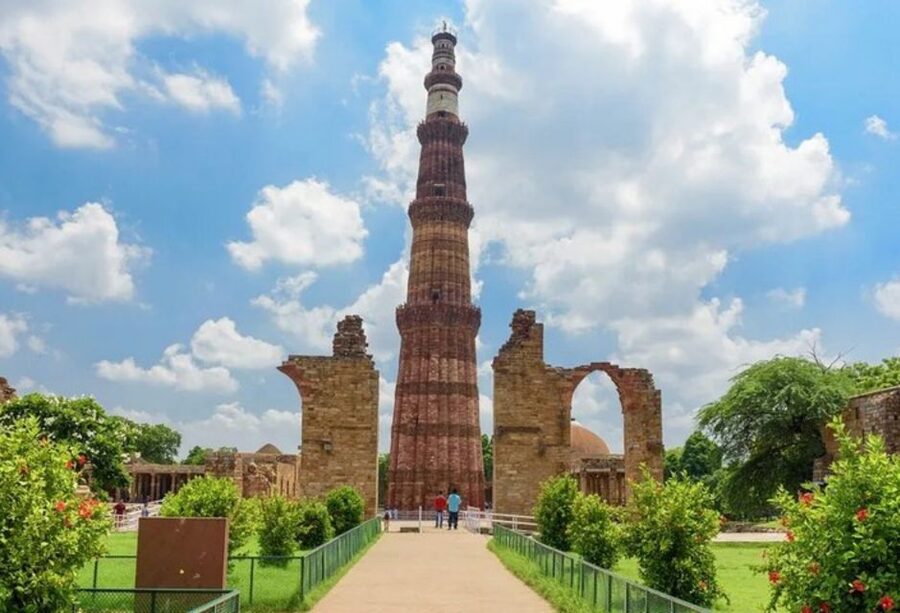 Delhi: Old & New Delhi Private Guided Full or Half-Day Tour - Humayun’s Tomb and the Mughal connection