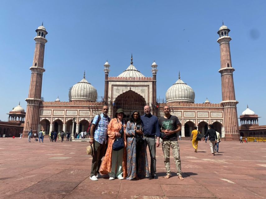 Delhi: Private Chandni Chowk, Food Tasting, & Tuk-Tuk Tour - Eating your way through Old Delhi