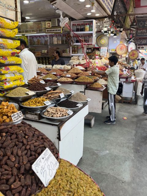 Delhi: Private Chandni Chowk, Food Tasting, & Tuk-Tuk Tour - The Red Fort in a 15-minute window