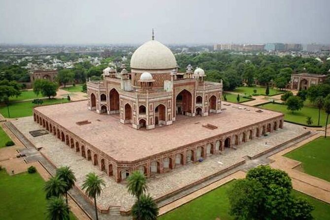 Delhi - Private Day Tour of New Delhi & Old Delhi - Jama Masjid brings you into the old city