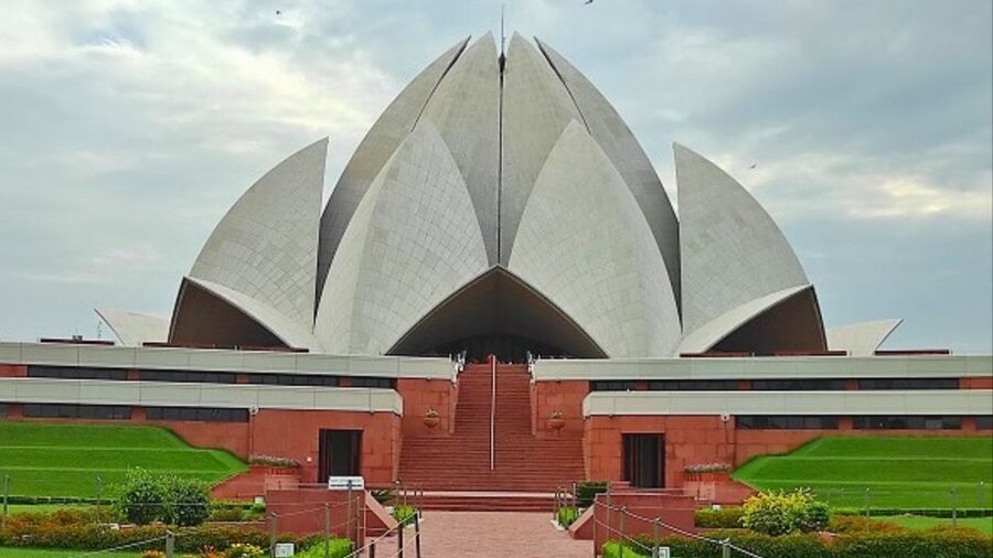 Delhi: Private Delhi Spiritual Sightseeing Tour By Car - Lunch in New Delhi: a useful pause