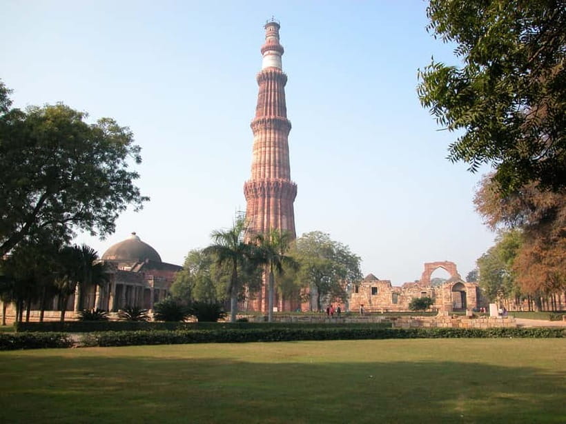 Delhi: Private Full-Day City Tour of Old and New Delhi - Qutub Minar: the architectural centerpiece