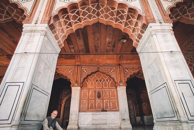 Delhi: Private Guided Full-Day Tour of New Delhi And Old Delhi - Laxmi Narayan Temple offers a change of pace