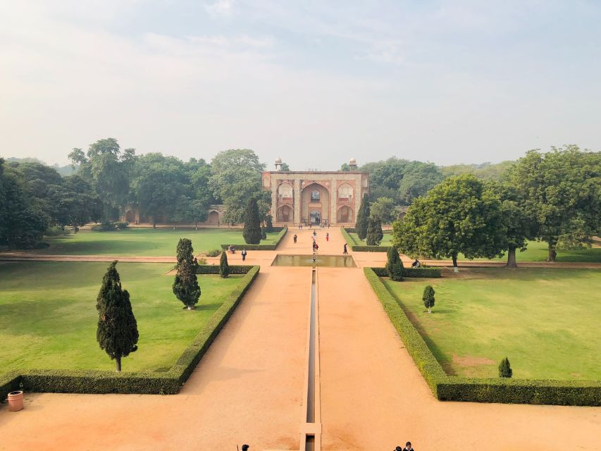 Delhi: Private Half Day City Sightseeing Tour - Why a private car helps in Delhi