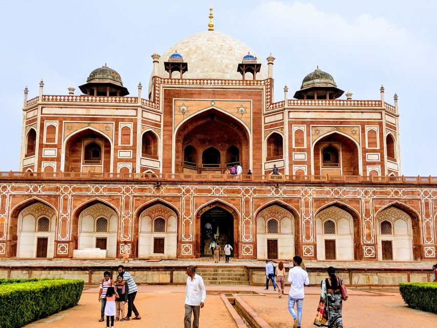 Delhi: Private Half Day City Sightseeing Tour - India Gate, a short stop with a large meaning