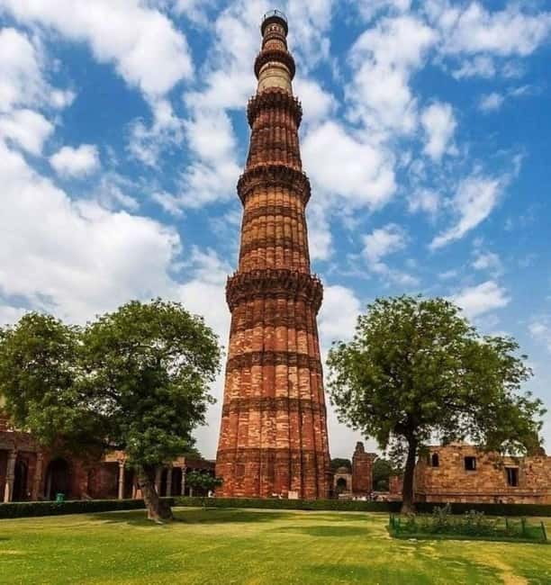 Delhi: Private Half-Day City Tour with Pickup & Highlights - Humayun’s Tomb, the tour’s main Mughal stop