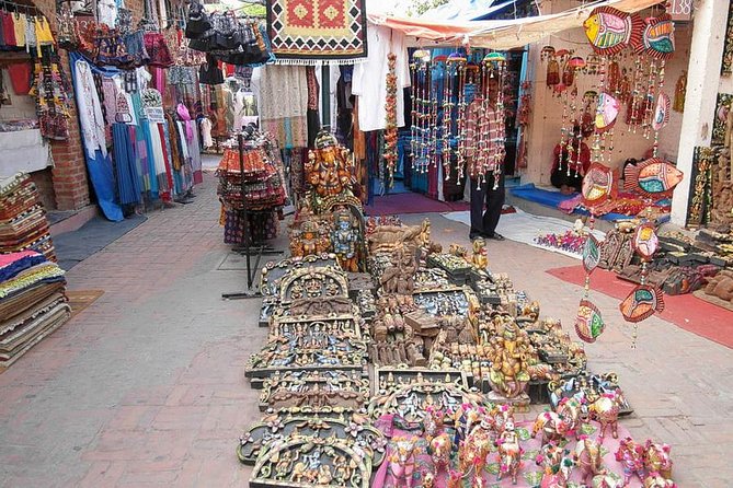 Delhi: Private Half-Day Guided Shopping Tour with Transfer - Starting at Chandni Chowk