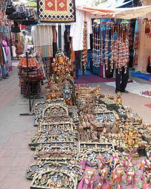 Delhi: Private Half-Day Shopping Tour with Guide & Transfers - The driver can matter as much as the guide
