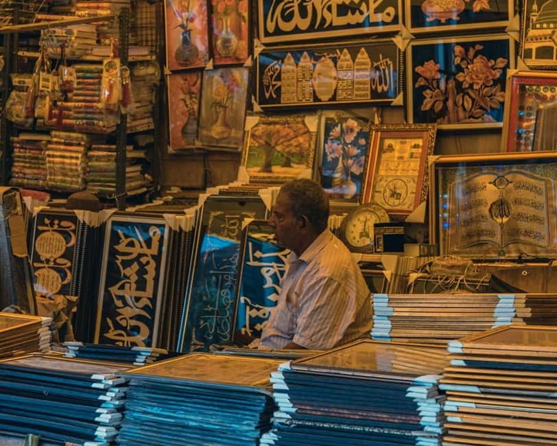 Delhi: Private Half-Day Shopping Tour with Guide & Transfers - Who should book this experience?