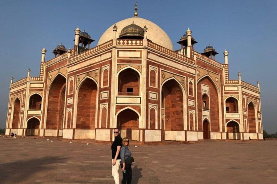Delhi: Private Old and New Delhi Day Trip with Local Guide - A smart way to connect Delhi’s scattered sights