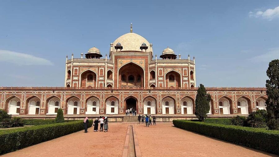 Delhi: Private Old and New Delhi Day Trip with Local Guide - Humayun’s Tomb, the day’s graceful centerpiece