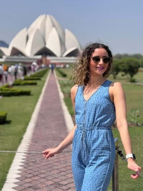 Delhi: Private Old & New Delhi Guided Half- or Full-Day Tour - Jama Masjid and the Red Fort from the outside
