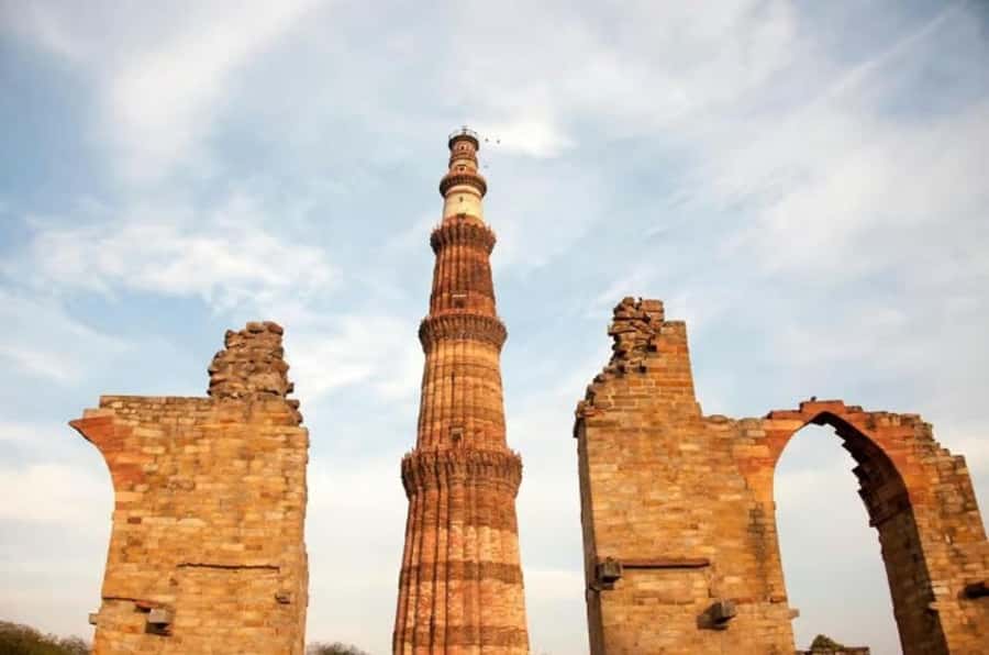 Delhi:Private Old & New Delhi Tour.Full &Half Day By Ac Car - Lunch and the move to New Delhi