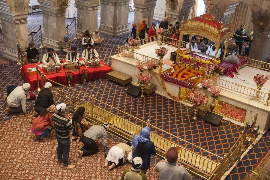 Delhi: Private Old & New Delhi Tour - Full or Half-Day tour - India Gate and Parliament House show another Delhi
