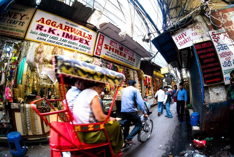 Delhi: Private Shopping Tour with a Local Guide and Transfer - Why this short Delhi shopping tour works