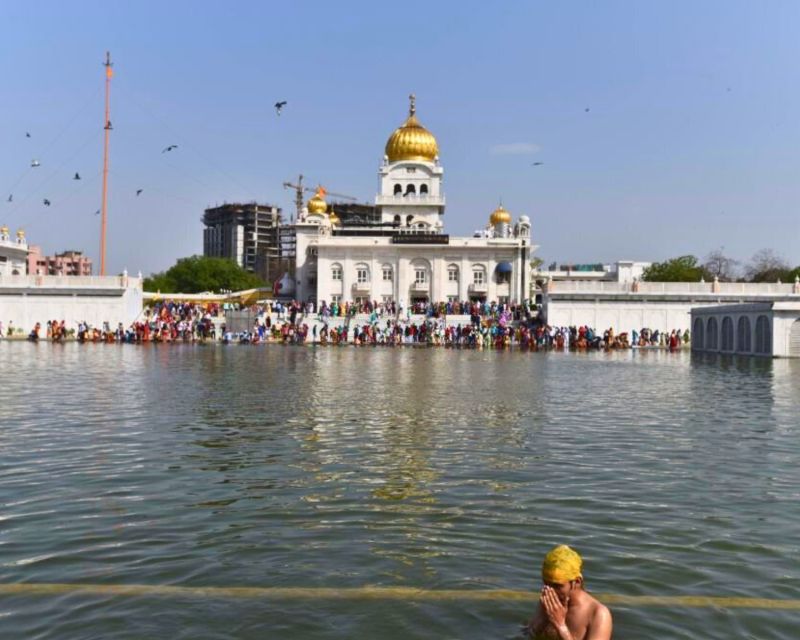 Delhi: Private Spiritual Sites Car Tour with Lunch and Entry - Jama Masjid begins the day with scale