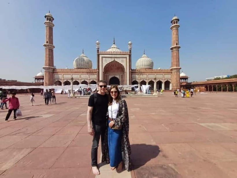 Delhi: Private Tour of Old and New Delhi with Hotel Pickup - Choosing between Old Delhi and New Delhi