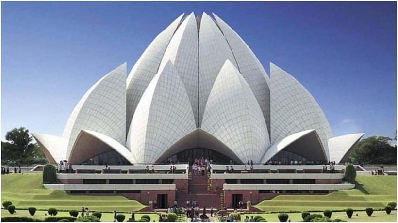 Delhi: Private Tour of Old and New Delhi with Hotel Pickup - Gurudwara Bangla Sahib and Delhi’s living faith