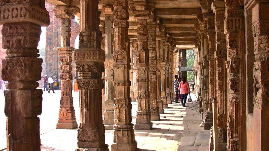 Delhi: Private Tour of Old & New Delhi with Optional Tickets - Guide quality and how to keep the day on track