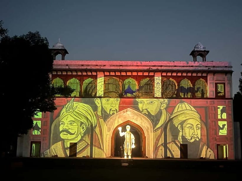 Delhi: Red Fort 2 Hour Light & Sound Show with Private Guide - A 400-year-old fort after sunset