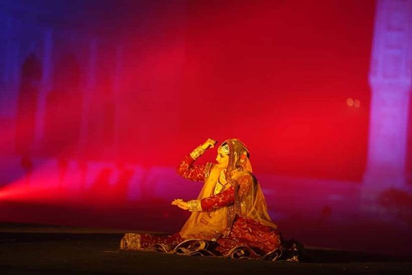 Delhi: Red Fort Light and Sound Show Guided Tour - How the one-hour sound and light show works