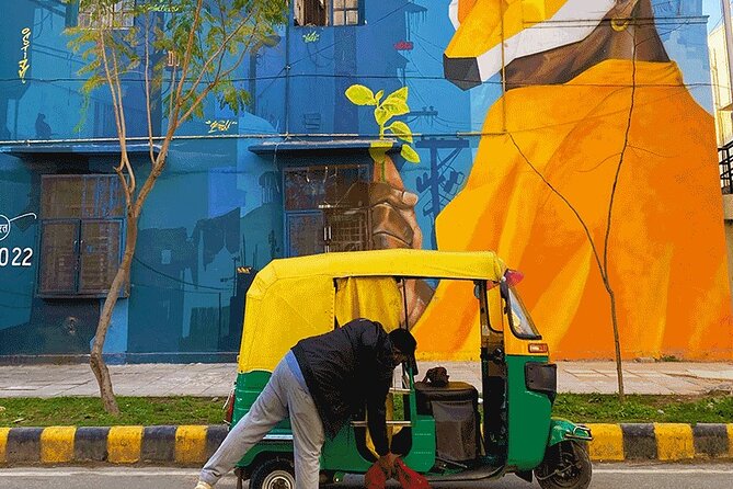 Delhi Street Art Walk in Lodhi Art District with Chai & Food - Homemade chai adds a personal touch