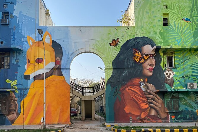 Delhi Street Art Walk in Lodhi Art District with Chai & Food - A calmer view of everyday Delhi