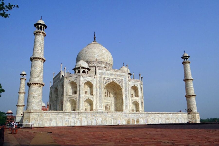 Delhi: Taj Mahal and Agra Private Day Trip with Hotel Pickup - The long road from Delhi to Agra