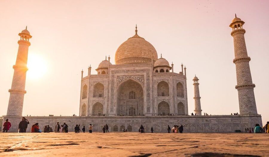 Delhi: Taj Mahal and Agra Private Day Trip with Hotel Pickup - Seeing the Taj Mahal in the early light