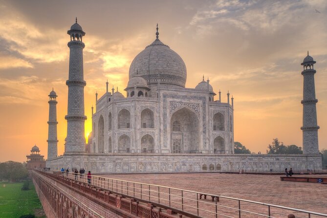 Delhi: Taj Mahal Sunrise & Agra Private Day Tour With Transfers - Why a sunrise visit changes the Taj Mahal