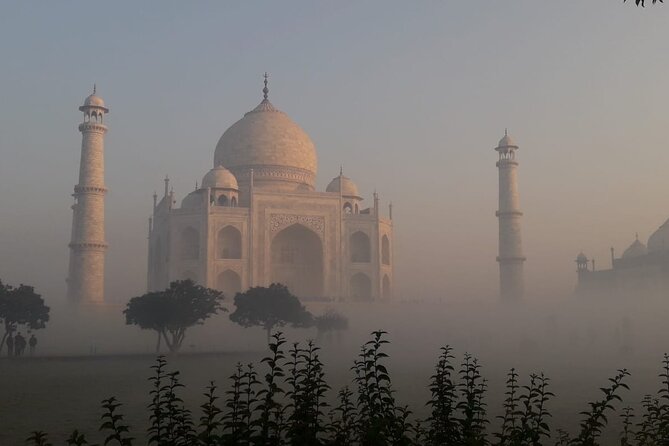 Delhi: Taj Mahal Sunrise & Agra Private Day Tour With Transfers - Agra Fort and the Mughal story