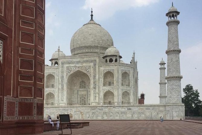 Delhi to Agra Private Day Trip with Sunrise Taj Mahal & Agra Fort - Lunch, drinks, and what your price really covers
