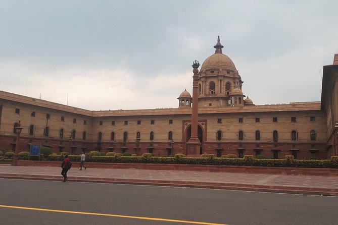 Delhi Tour with private car and local guide full day - Jama Masjid and the Old Delhi rickshaw ride