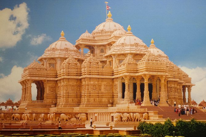 Delhi: Visits to Swaminarayan Akshardham with guide & transfers - Shows, dioramas, and the 4 pm option