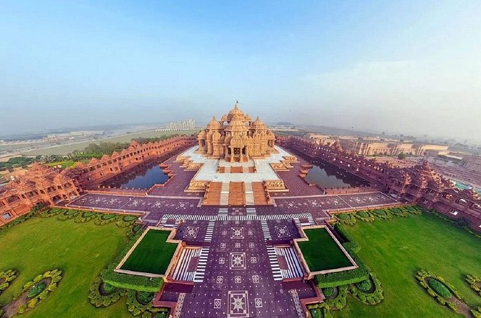 Delhi: Visits to Swaminarayan Akshardham with guide & transfers - How the guide changes the experience