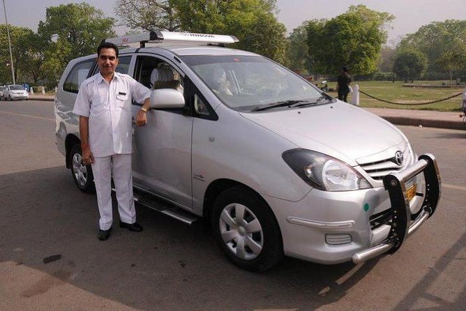 Departure Meet & Assist service at Delhi Airport with optional Private transfer - The airport welcome and porter assistance